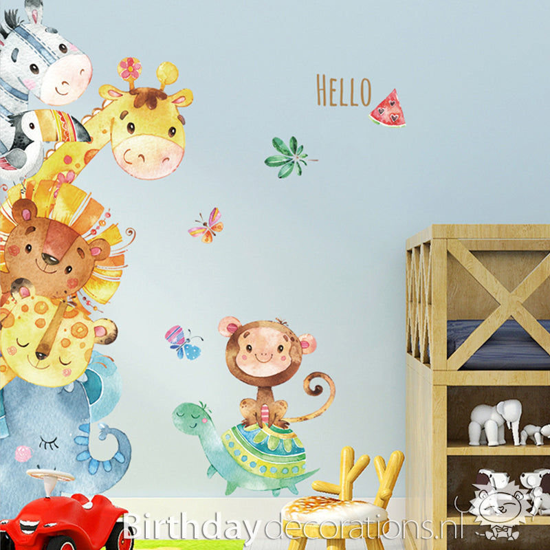 Koop nu de Aapie met Vriendjes Deursticker - Kinderkamer wanddecoratie - Babykamer decoratie - Muurdecoratie - Decoratie sticker - Muursticker van BirthdayDecorations.nl Zelfklevende muursticker voor baby en kinderkamer