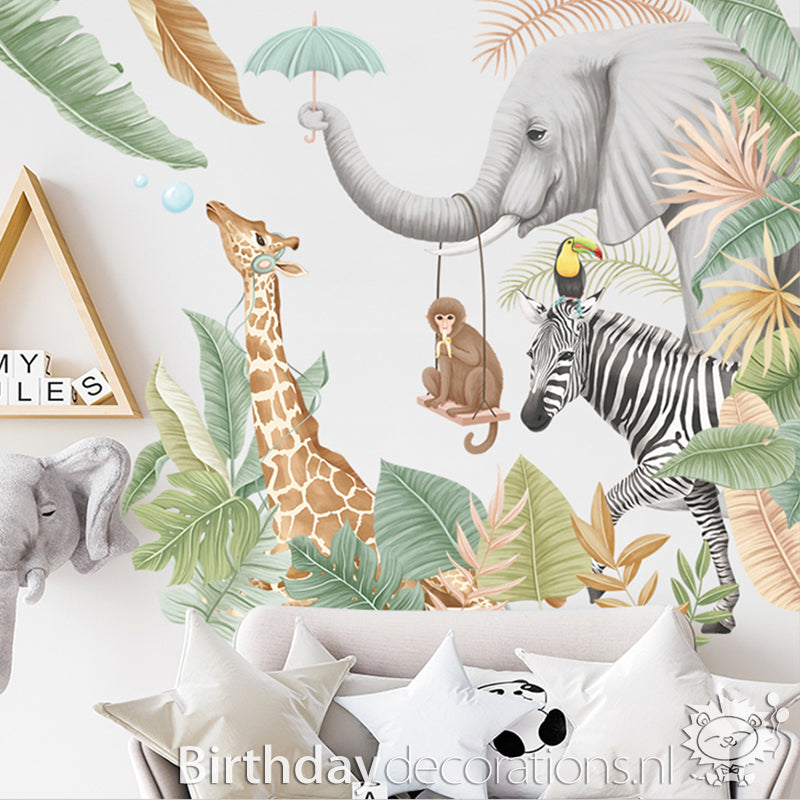 Koop nu de Aapje op de Schommel Muursticker - Kinderkamer wanddecoratie - Babykamer decoratie - Muurdecoratie - Decoratie sticker van Birthdaydecorations.nl Zelfklevende muursticker voor baby en kinderkamer