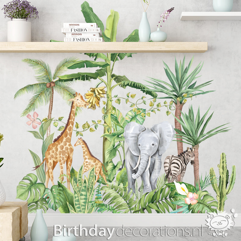 Koop nu de Giraffe bij bananenboom muursticker! Kinderkamer wanddecoratie - Babykamer decoratie - Muurdecoratie - Decoratie sticker van BirthdayDecorations.nl Zelfklevende muursticker voor baby en kinderkamer