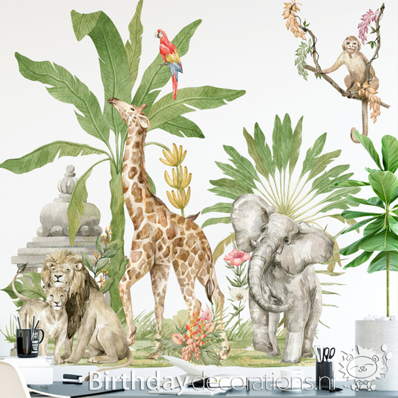 Koop nu de Giraffe met Papegaai Muursticker van BirthdayDecorations.nl Kinderkamer wanddecoratie - Babykamer decoratie - Muurdecoratie - Decoratie sticker - Zelfklevende muursticker voor baby en kinderkamer