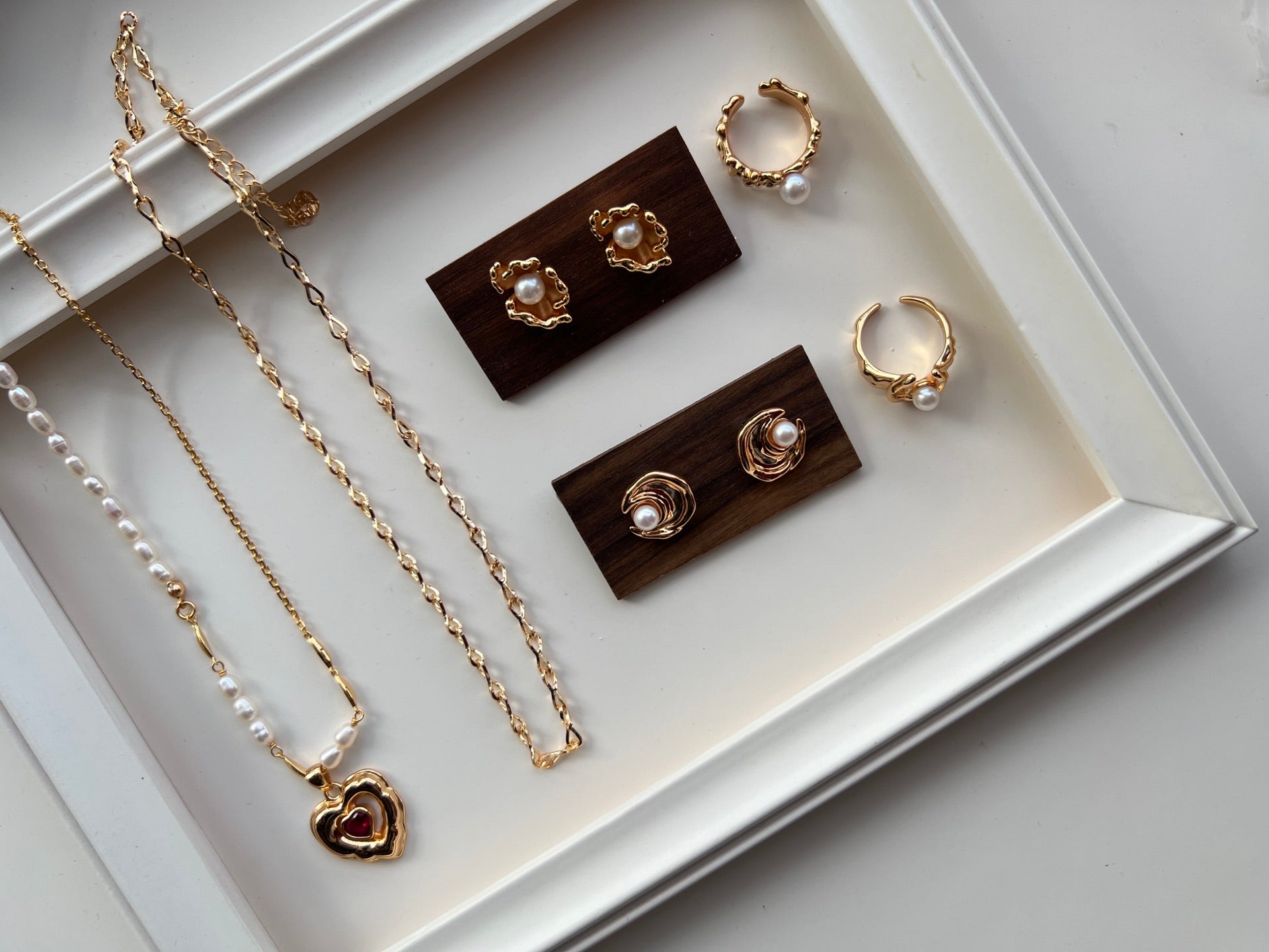 Be the first to buy the new items of the Amore Jewellery collection!
