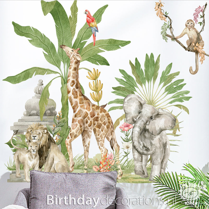 Koop nu de Giraffe met Papegaai Muursticker van BirthdayDecorations.nl Kinderkamer wanddecoratie - Babykamer decoratie - Muurdecoratie - Decoratie sticker - Zelfklevende muursticker voor baby en kinderkamer