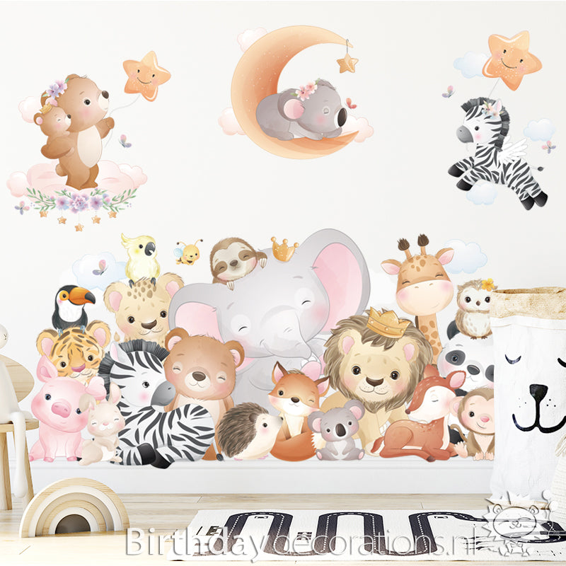 Koop nu de Olifant met Vriendjes Muursticker van BirthdayDecorations.nl! - Kinderkamer wanddecoratie - Babykamer decoratie - Muurdecoratie - Decoratie sticker - Zelfklevende muursticker voor baby en kinderkamer